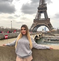 Ashley - escort in Paris