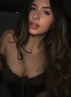 Nadia - escort in Tokyo Photo 4 of 6