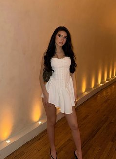 Luciana - puta in Taipei Photo 6 of 7