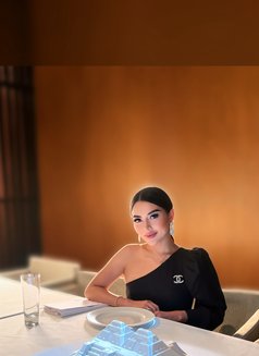 Ashley - escort in Bali Photo 4 of 11