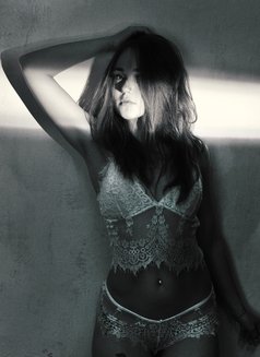 Ashley - escort in Bangkok Photo 7 of 10