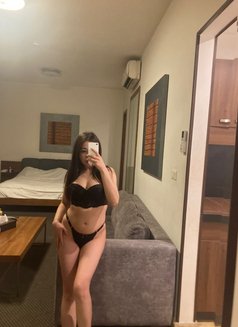 Ashley - escort in Beirut Photo 5 of 5