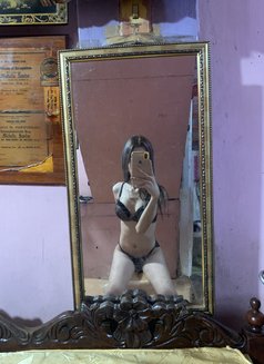 Ashley Santos - Transsexual escort in Manila Photo 3 of 10