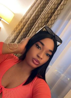 Ashley - puta in Abidjan Photo 1 of 2