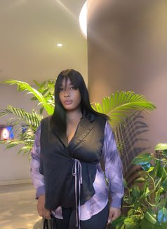 Ashley - escort in Abidjan Photo 5 of 5
