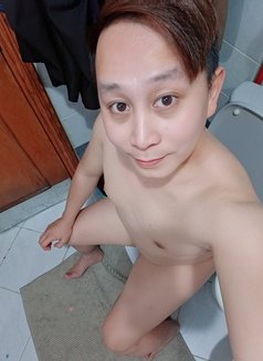 Ashleydose25 - Male escort in Abu Dhabi Photo 2 of 3