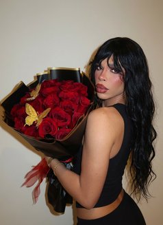 Ashly moor - Transsexual escort in London Photo 8 of 9