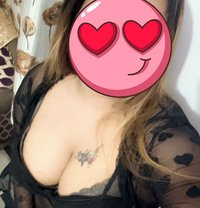 Ashmeet Kaur:Pure Chemistry, No Filters! - puta in Indore