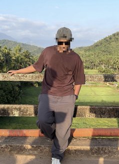 Asho - Male companion in Bangalore Photo 1 of 1