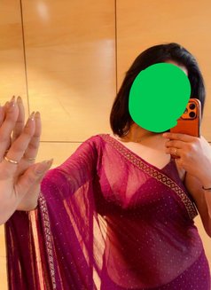 Ashu Chaudhary - escort in New Delhi Photo 5 of 5