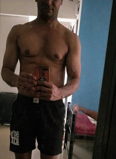 Ashu - Acompañantes masculino in Mumbai Photo 2 of 7