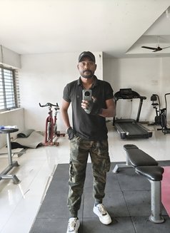 Ashu Singh Delhi - Male escort in New Delhi Photo 2 of 4