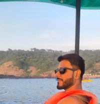 Ashuuu - Intérprete masculino de adultos in Mumbai