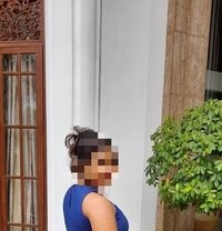 Ashvee Samarakoon - puta in Colombo