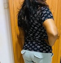 Ashvee Samarakoon - puta in Colombo