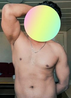 R B - Male escort in Colombo Photo 1 of 1