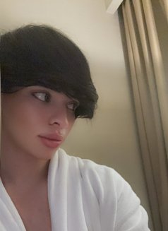 Asia - Acompañantes transexual in Cairo Photo 2 of 5