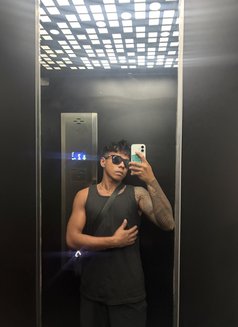 Asian Bcn - Acompañantes masculino in Barcelona Photo 4 of 6