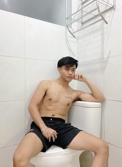 Asian Boy - Male escort in Singapore Photo 2 of 20