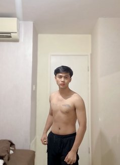 Asian Boy - Acompañantes masculino in Singapore Photo 18 of 20