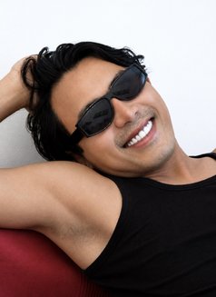 Asian Boy Massuer - Acompañantes masculino in Milan Photo 4 of 7