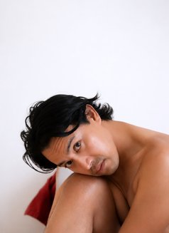 Asian Boy Massuer - Acompañantes masculino in Milan Photo 5 of 7