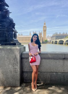 Asian Candy - Transsexual escort in London Photo 7 of 14