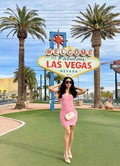 Asian Candy - Transsexual escort in London Photo 12 of 14