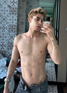 ASIAN Cody Hurrac - Male escort in Dubai Photo 4 of 4