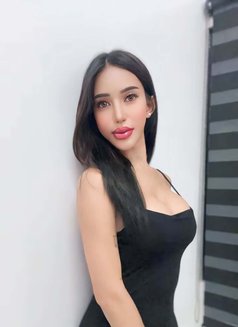 ASIAN DOMINANT HUGE COCK RIRI - Acompañantes transexual in Manila Photo 4 of 4