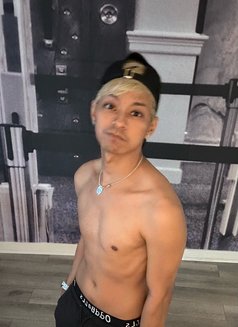 Asian Fick - Male escort in İstanbul Photo 1 of 12