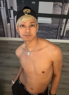 Asian Fick - Male escort in İstanbul Photo 5 of 12