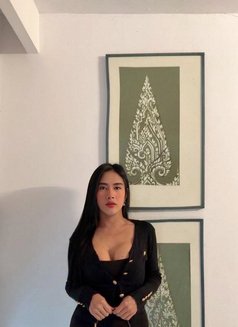 Asian HUGECOCK ASIAN TS KAYE - Acompañantes transexual in Bangkok Photo 13 of 17