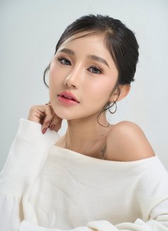 Asian Princess REAL IN THE PICTURE! - puta in Singapore Photo 1 of 21