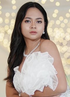Asian Student Madeleine - escort in New Delhi Photo 1 of 4
