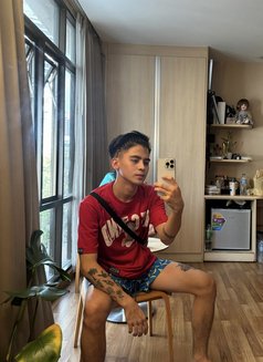 ASIAN TWINK - Acompañantes masculino in Bangkok Photo 12 of 12