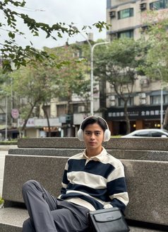 ASIAN TWINK - Male escort in Taipei Photo 19 of 20