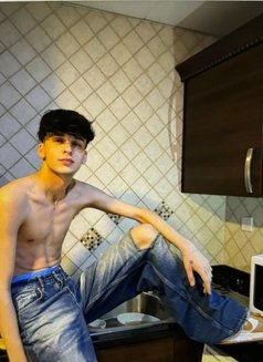 Asian XL - Male escort in Dubai Photo 5 of 7