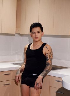AsianSTUD - Acompañantes masculino in Bangkok Photo 8 of 10