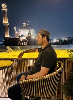 Asif - masseur in New Delhi Photo 20 of 23