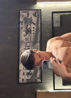 Aslan Evl - Male escort in Dubai Photo 6 of 8