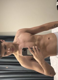 Aslan Evl - Male escort in Dubai Photo 8 of 8