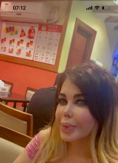 Asman - puta in Dubai Photo 5 of 8