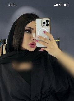 Asman - puta in Dubai Photo 6 of 8