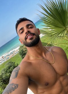 ‏Asmar - Male escort in Beirut Photo 1 of 5