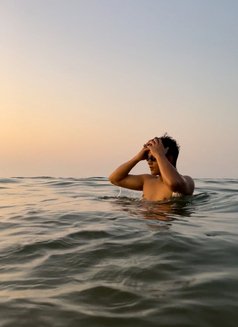 Asmi - Male escort in Muscat Photo 4 of 4