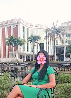 Asmi - escort in Colombo Photo 3 of 11