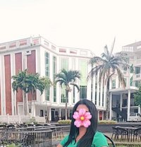 Asmi - puta in Colombo