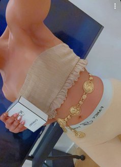 Asseel - Transsexual escort in Al Manama Photo 5 of 5