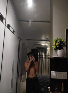 Luci - Acompañantes masculino in Pune Photo 1 of 2